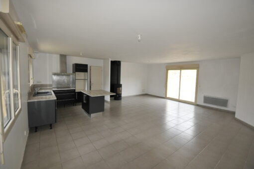 Maison à Louer Sur Boisseuil de 2011 avec 4 chambres de 107m², de plain pieds – Image 12