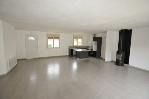 Maison à Louer Sur Boisseuil de 2011 avec 4 chambres de 107m², de plain pieds – Image 14
