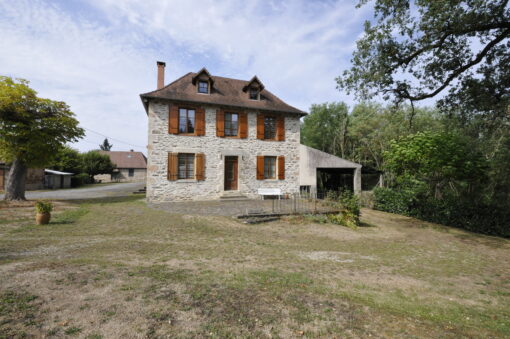 Grande maison en pierre avec grange proche Le VIGEN – Image 5