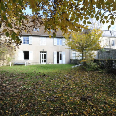 Maison de maitre au coeur de Pierre Bufffiere