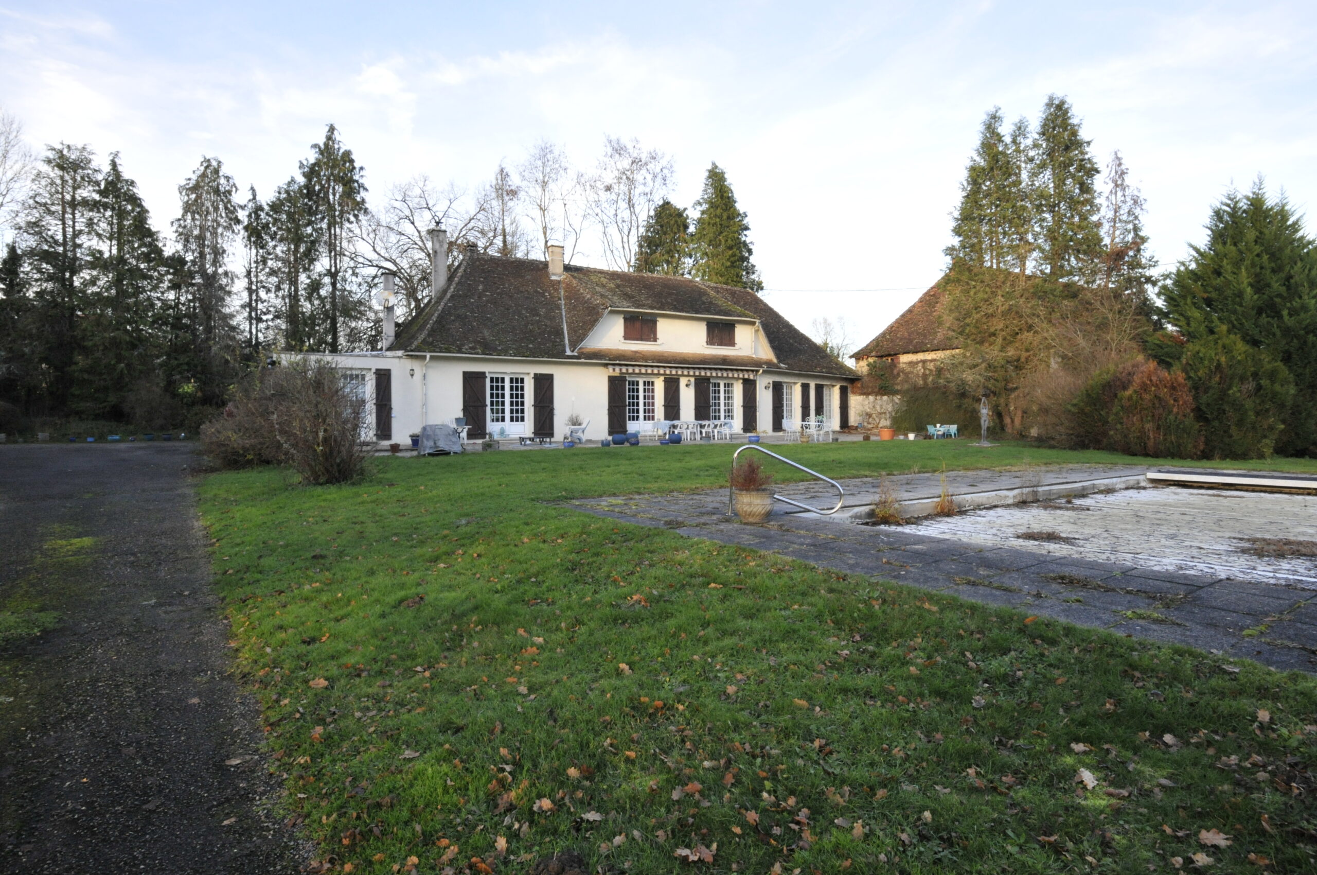 Longère en Pierre sur Grand Terrain proche Pierre Buffière – Image 8