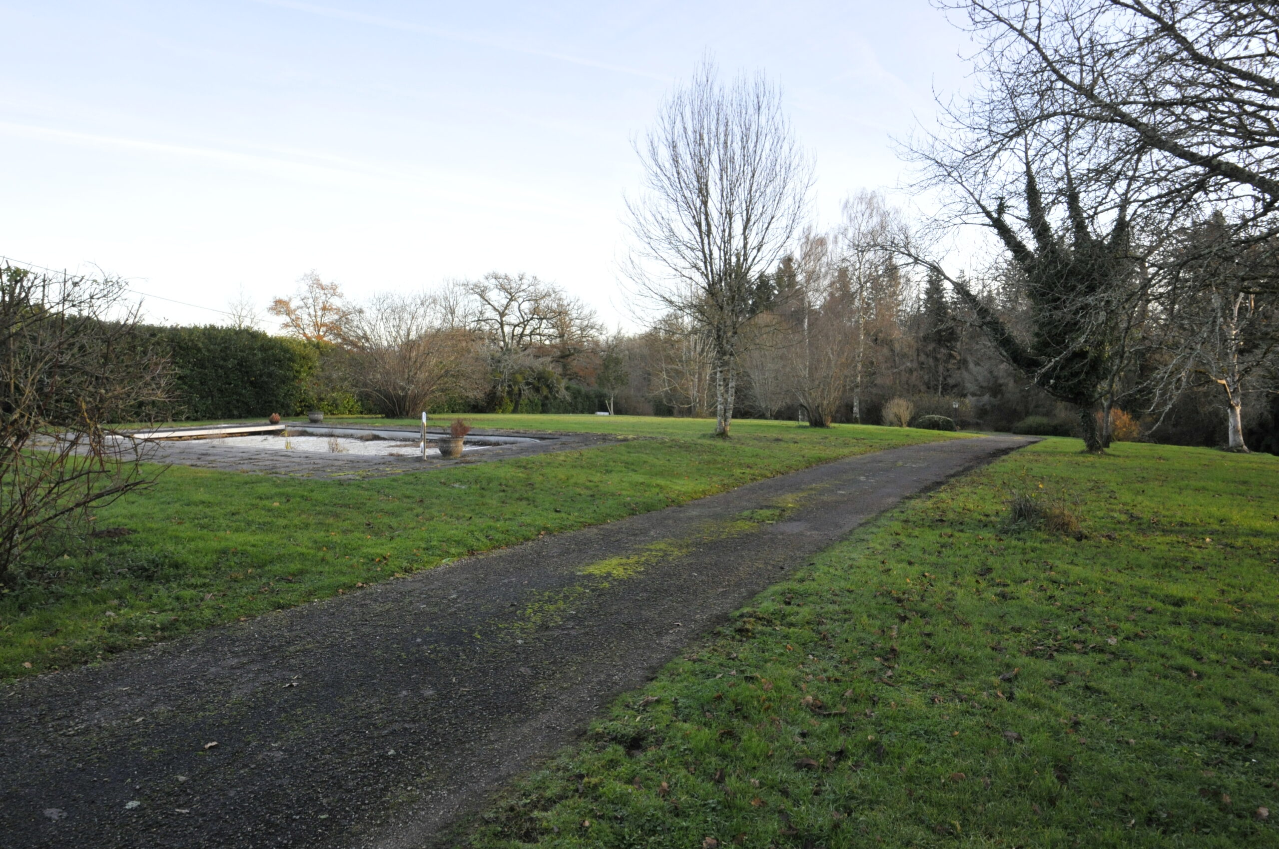 Longère en Pierre sur Grand Terrain proche Pierre Buffière – Image 10