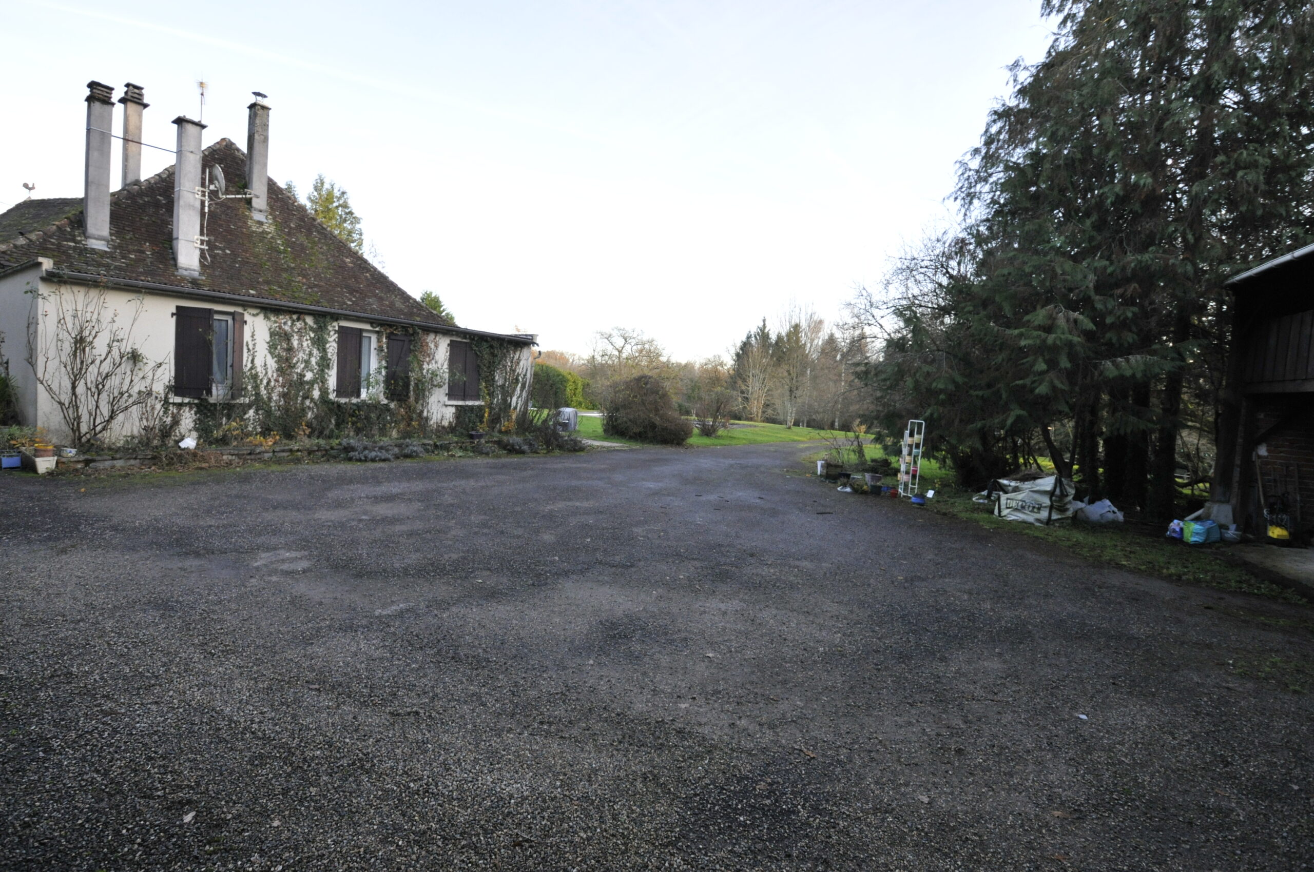 Longère en Pierre sur Grand Terrain proche Pierre Buffière – Image 24