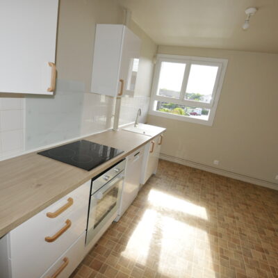 Appartement à Louer rénové quartier St Lazare Type 4