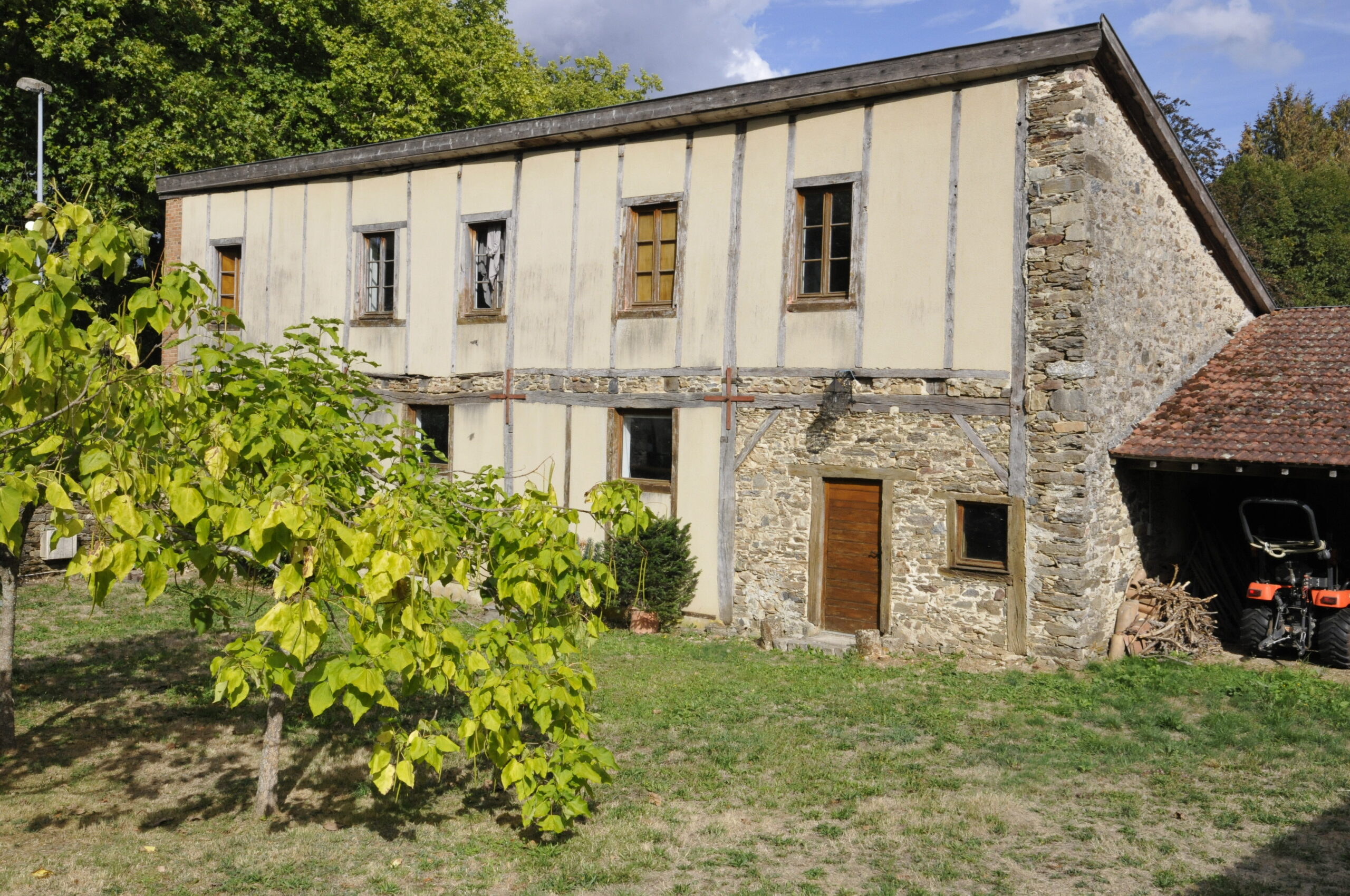 Maison avec jardin de type 2 dans le bourg de Magnac Bourg