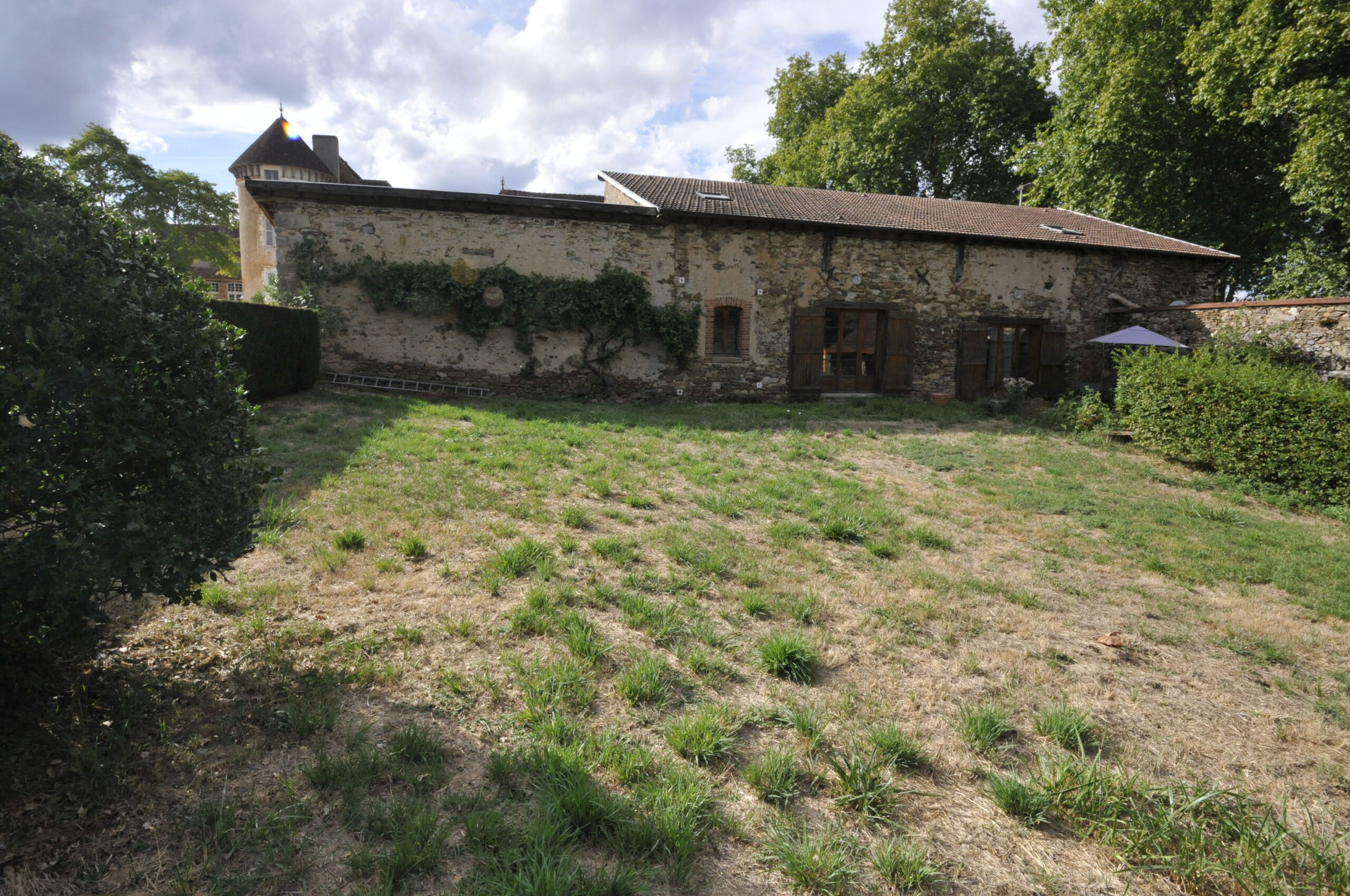 Maison avec jardin de type 2 dans le bourg de Magnac Bourg – Image 14