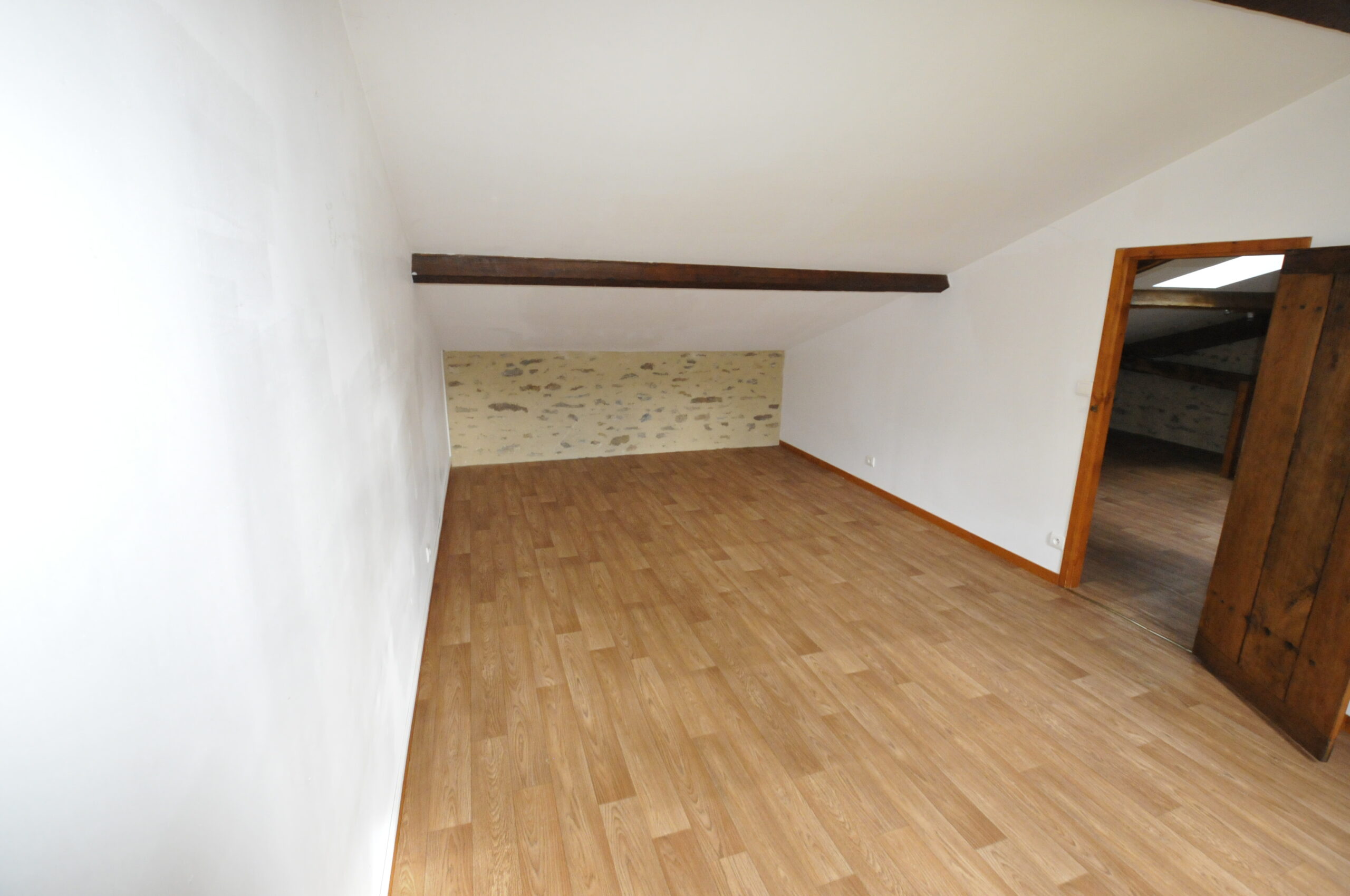 Maison avec jardin de type 2 dans le bourg de Magnac Bourg – Image 12