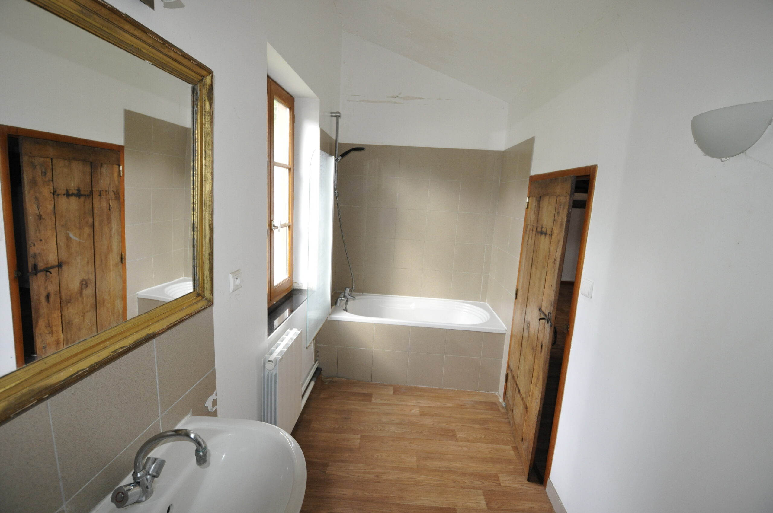 Maison avec jardin de type 2 dans le bourg de Magnac Bourg – Image 9