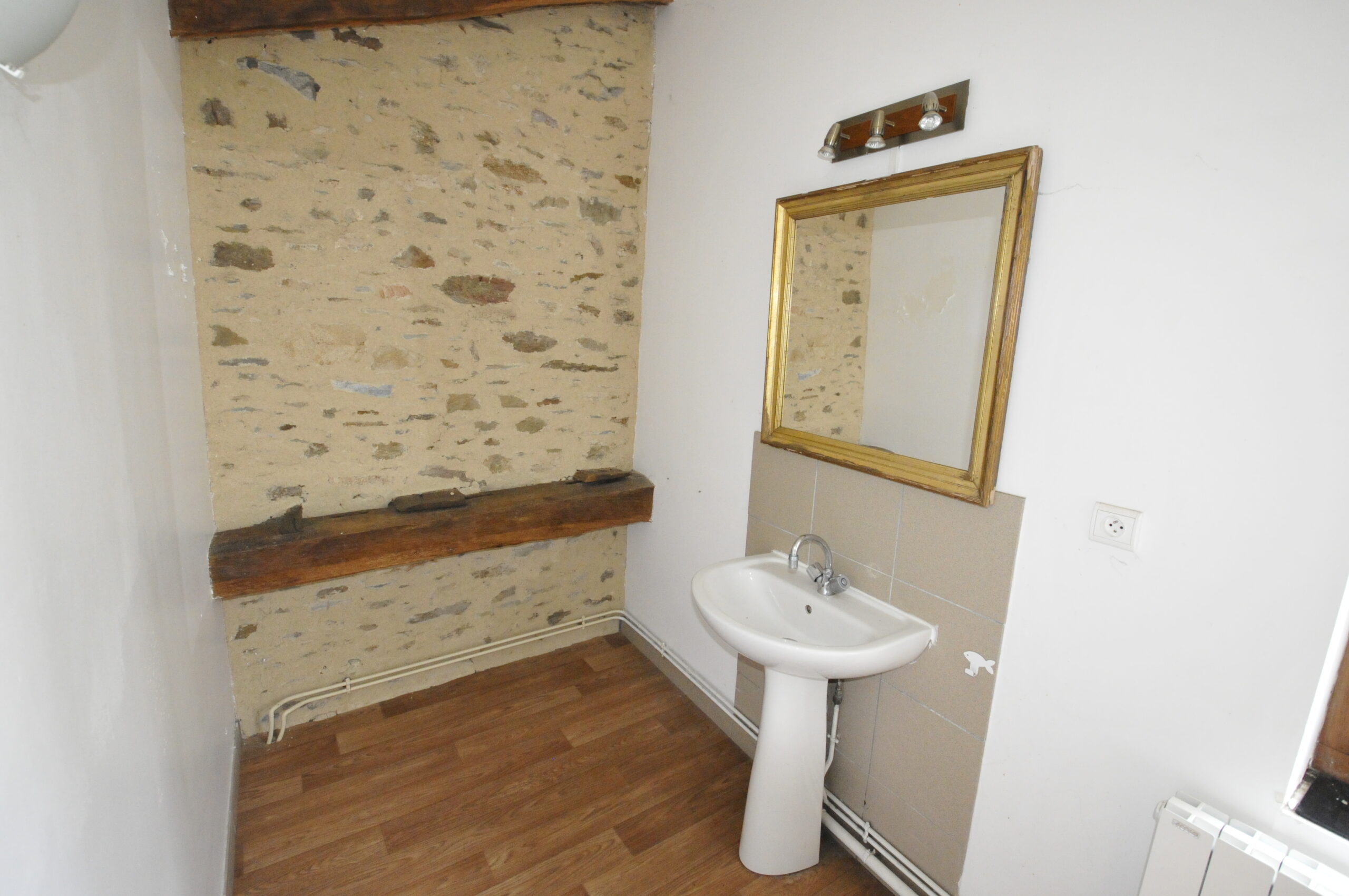 Maison avec jardin de type 2 dans le bourg de Magnac Bourg – Image 8