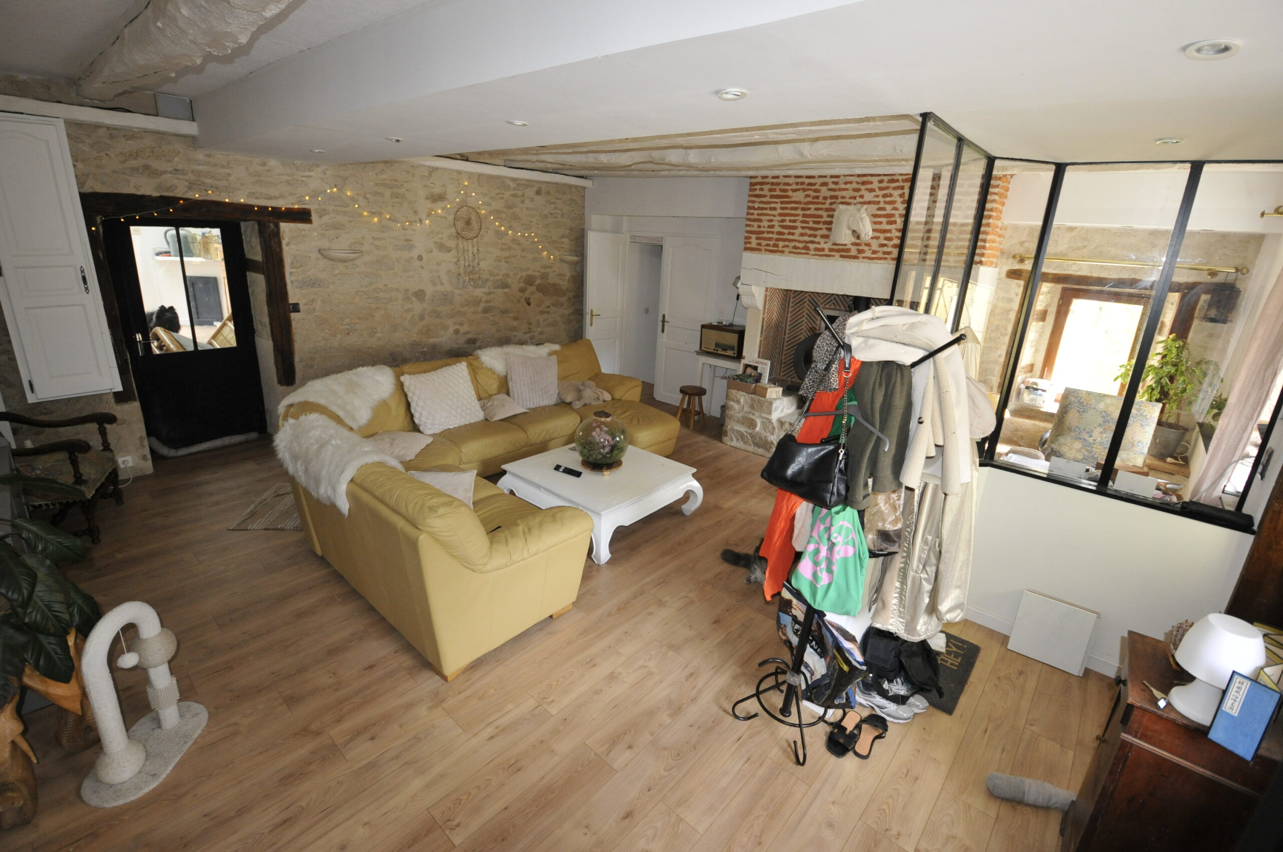 Magnifique Maison en Pierre de 157m2 à FEYTIAT. – Image 8