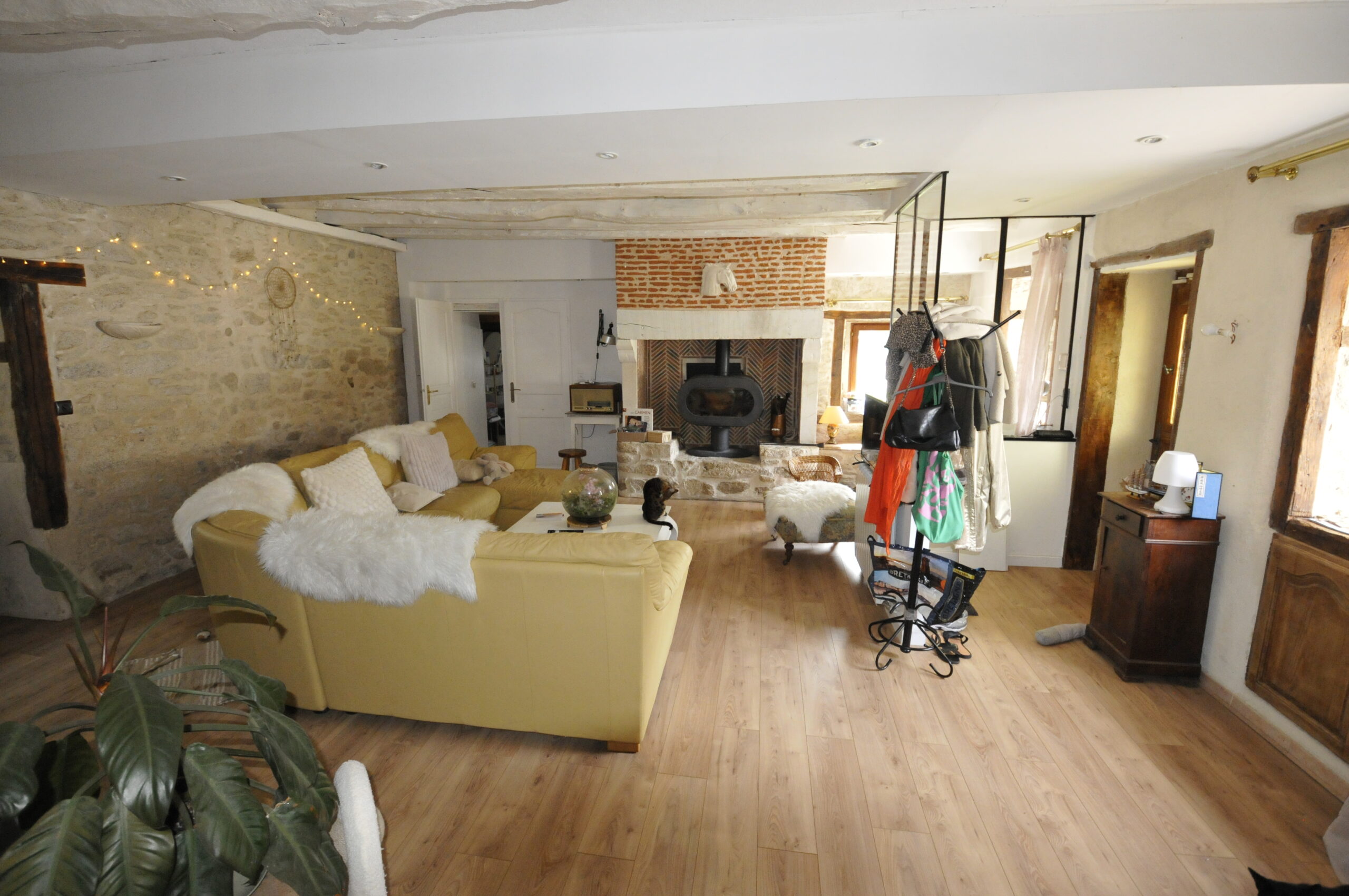 Magnifique Maison en Pierre de 157m2 à FEYTIAT. – Image 16