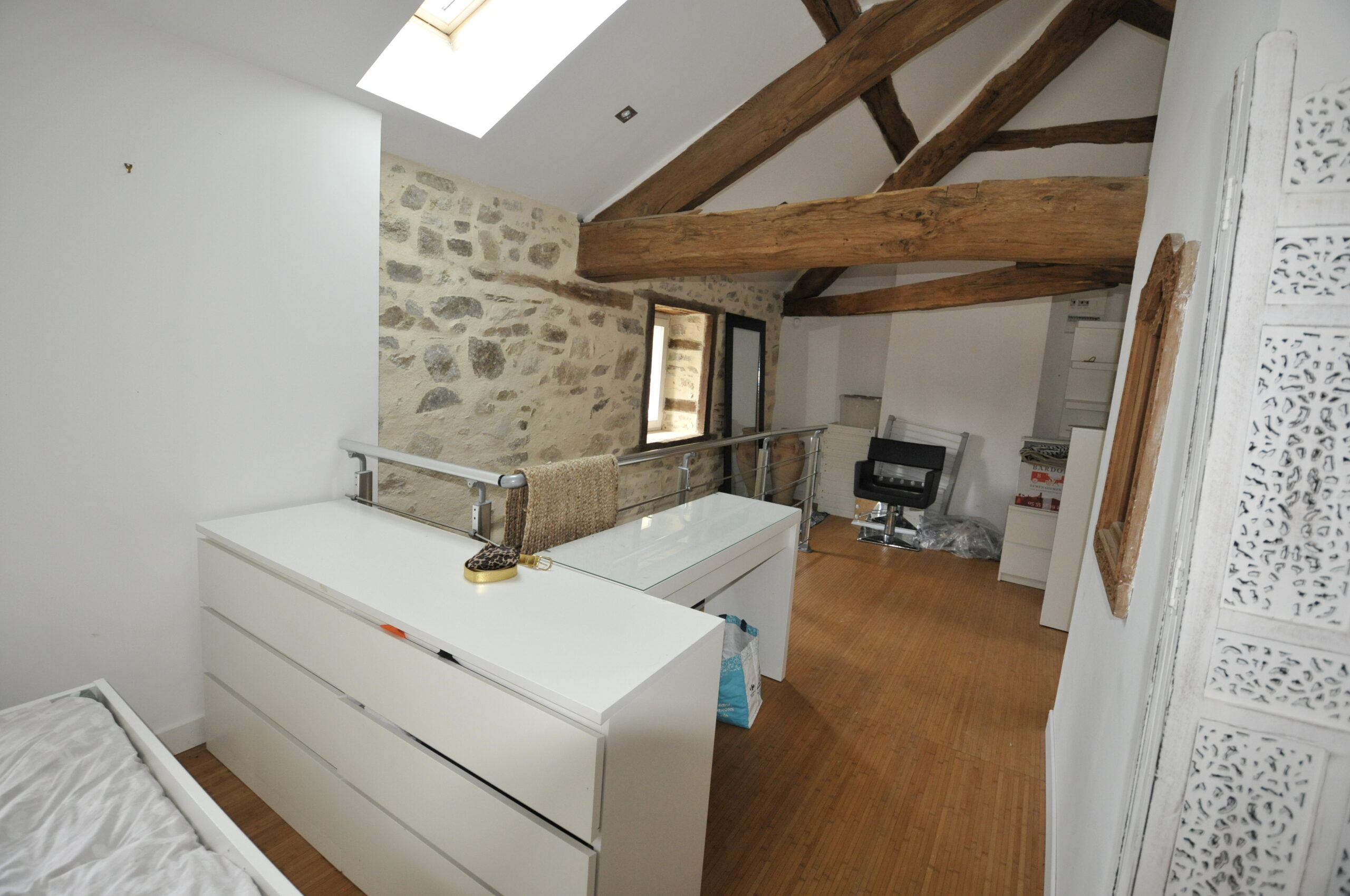 Magnifique Maison en Pierre de 157m2 à FEYTIAT. – Image 24