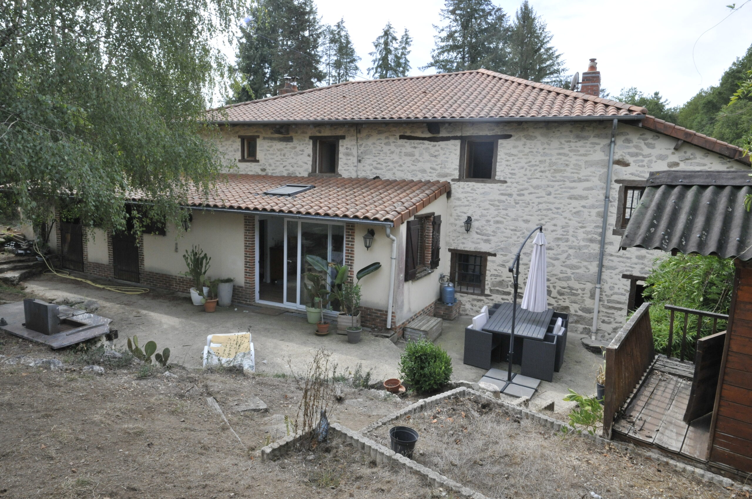 Magnifique Maison en Pierre de 157m2 à FEYTIAT. – Image 37