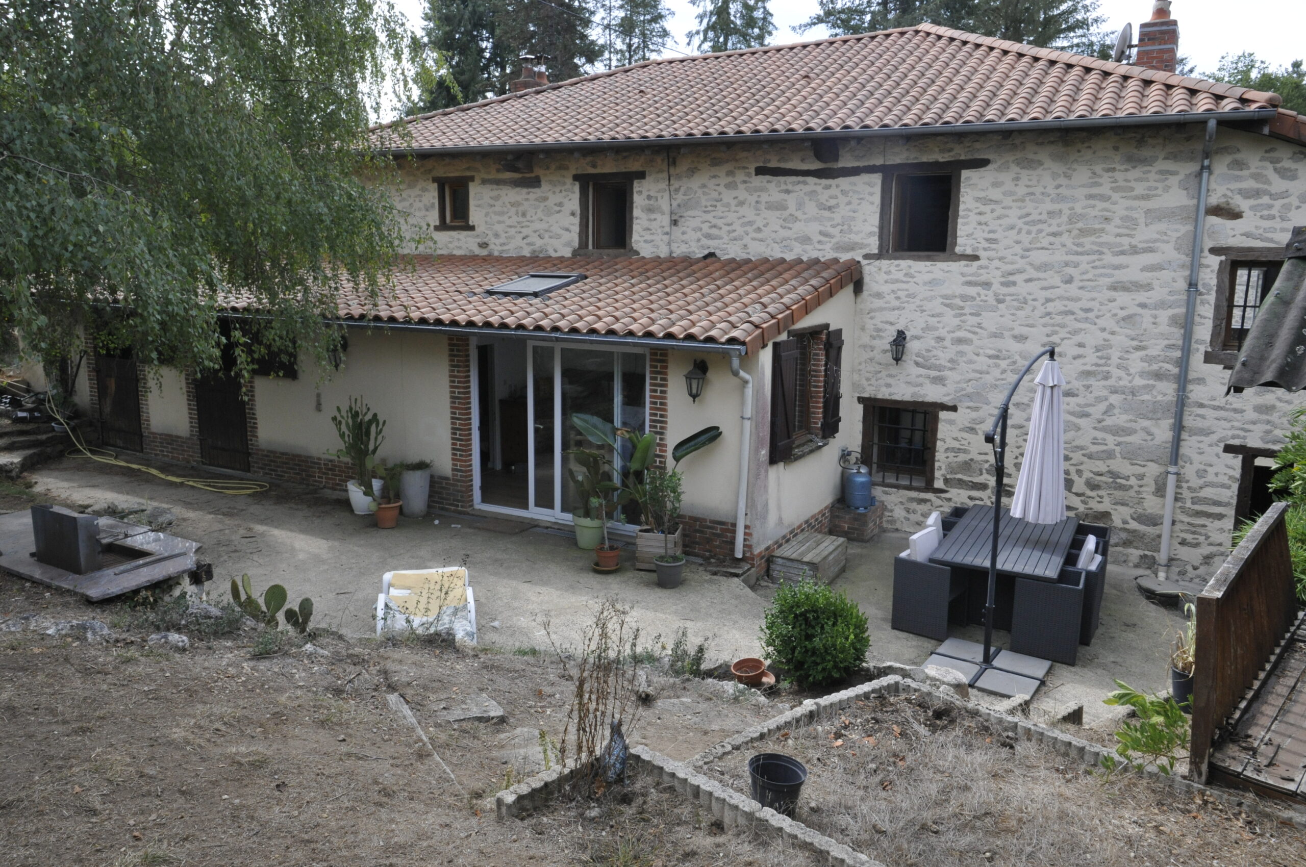 Magnifique Maison en Pierre de 157m2 à FEYTIAT. – Image 38