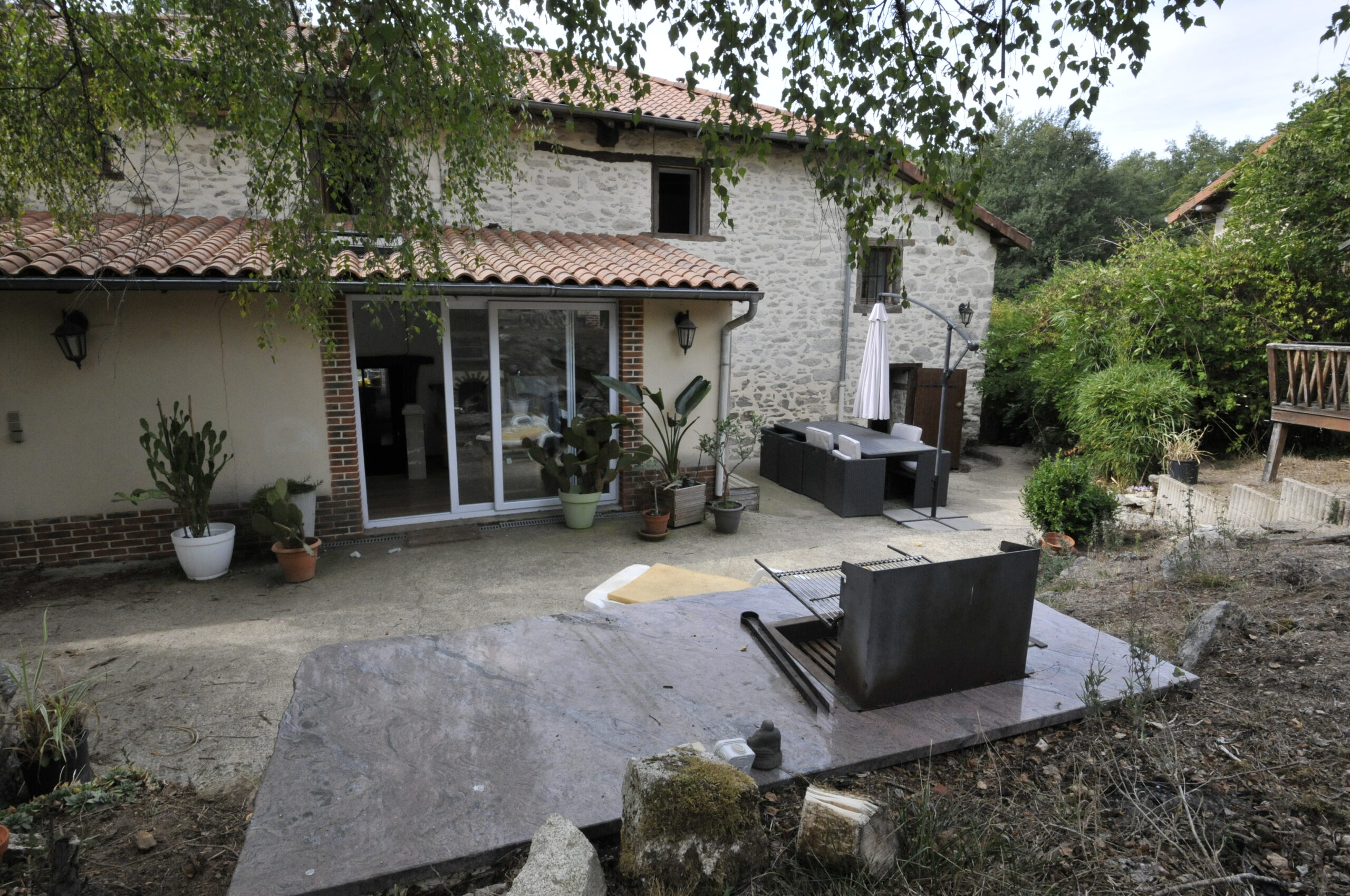 Magnifique Maison en Pierre de 157m2 à FEYTIAT. – Image 39