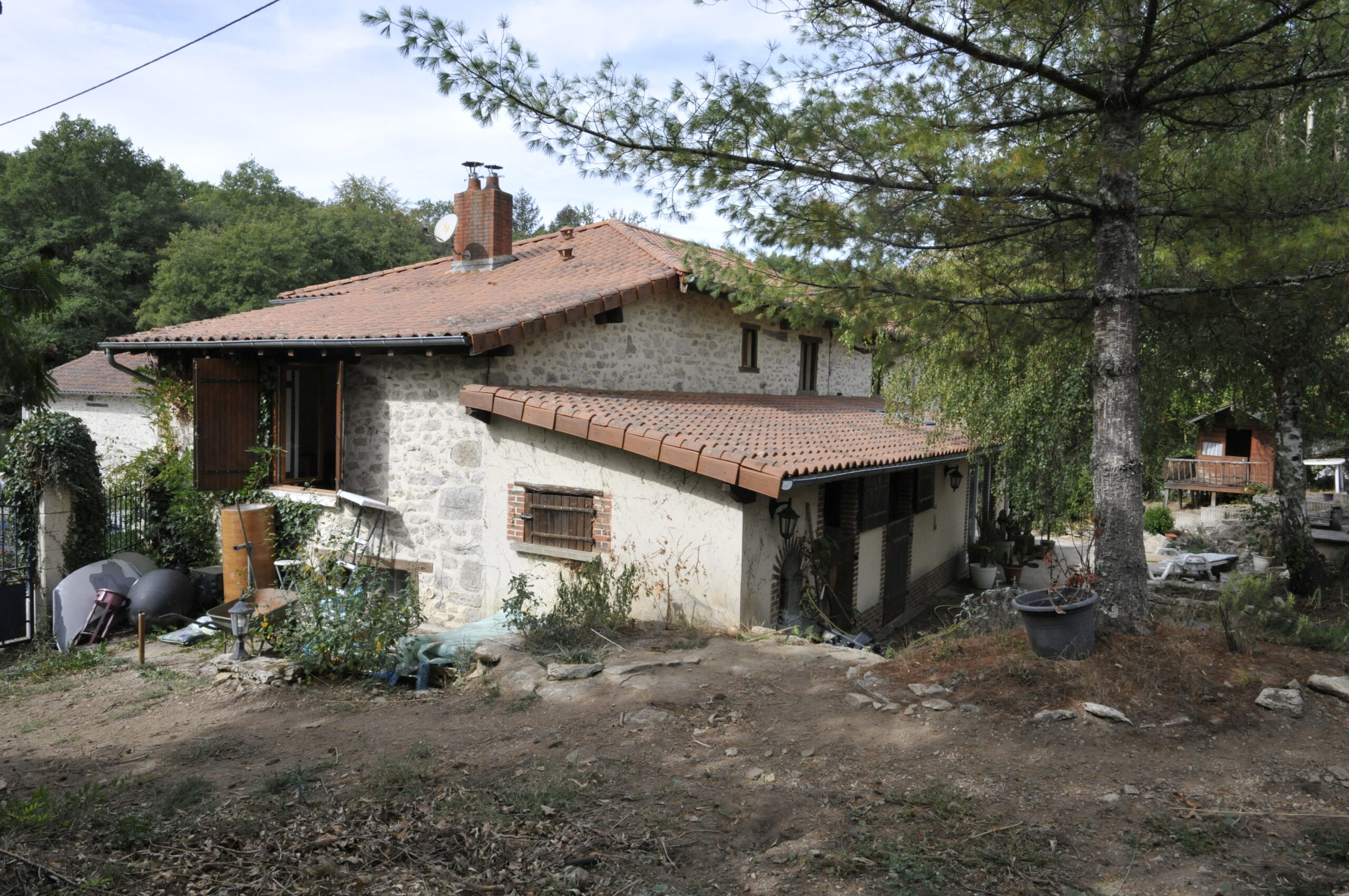 Magnifique Maison en Pierre de 157m2 à FEYTIAT. – Image 43
